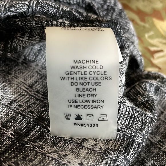 Two by Vince Camuto. Off Shoulder Tunic Sweater - Picture 8 of 8